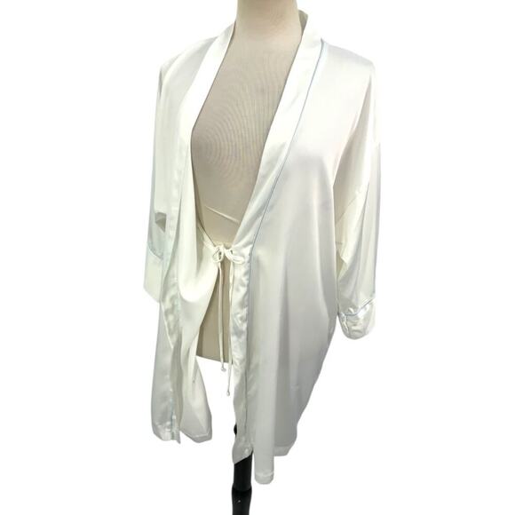 In Bloom by Jonquil Open Front White Satin Bride Robe Size Large NWOT - Picture 8 of 10